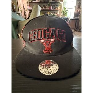 Chicago Bulls NBA Men's Mitchell & Ness Black Snapback Hat